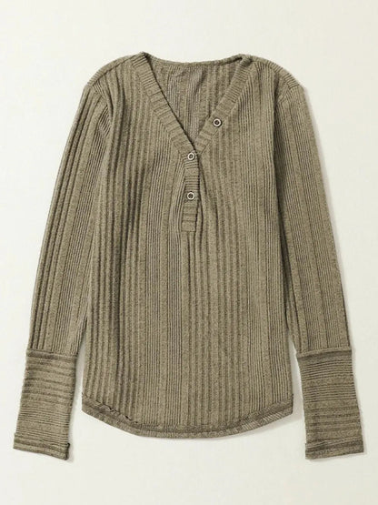 V-neck button loose long sleeved T-shirt top