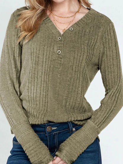 V-neck button loose long sleeved T-shirt top